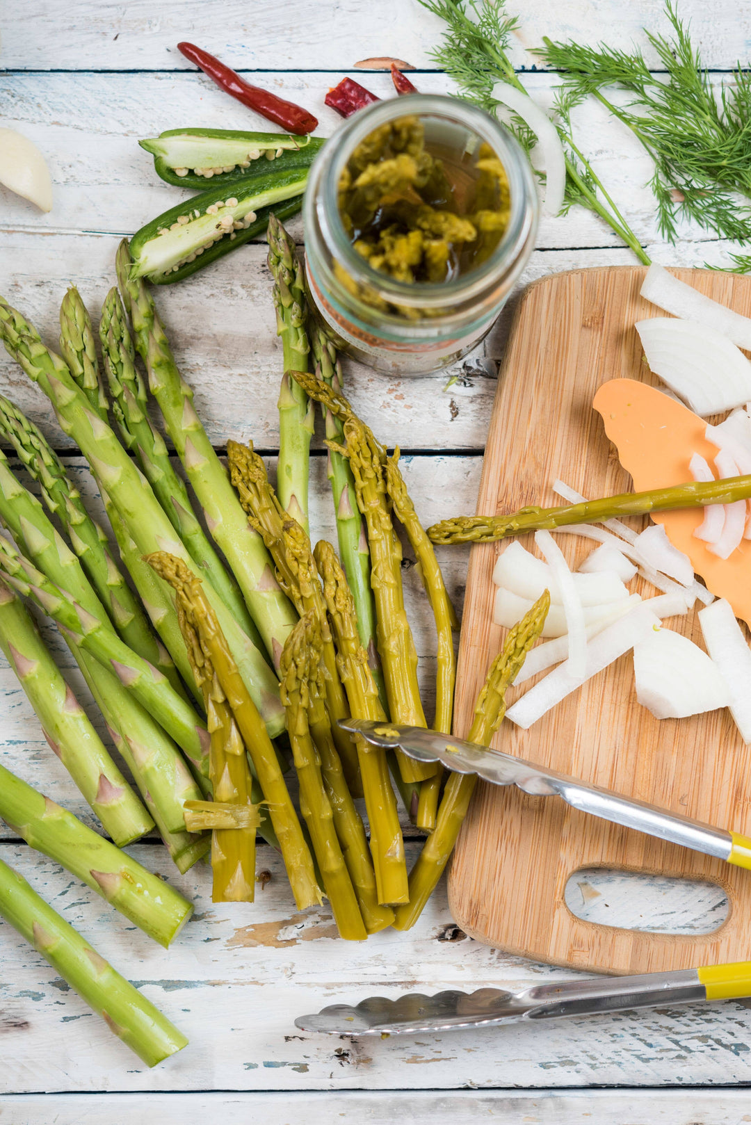 Asparagusto! Pickled Asparagus with a Kick